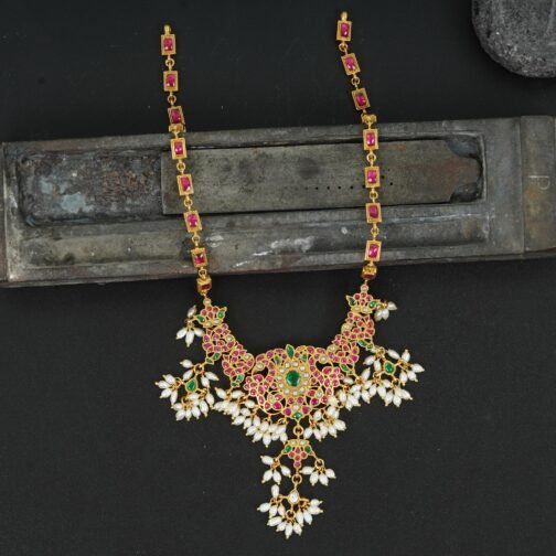 Box Style Chain Necklace with Royal Kundan Pendant...