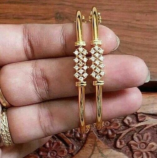 Impressive Gold Bangles with Diamond...