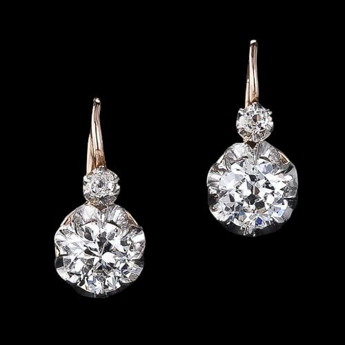 Unmatched Luxury: Solitaire Diamond Earrings for the Discerning Connoisseur!