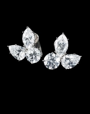 Unmatched Brilliance: Explore Our Luxurious Solitaire Diamond Earrings Collection!