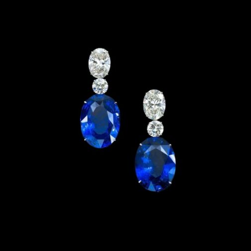 “Timeless Charm, Modern Glamour:...