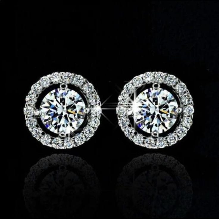 Sparkling Sophistication: Solitaire Diamond Earstuds
