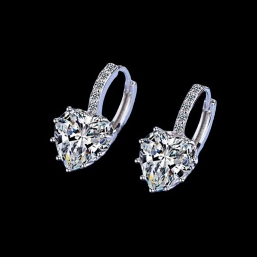 Solitaire Diamonds: A Singular...