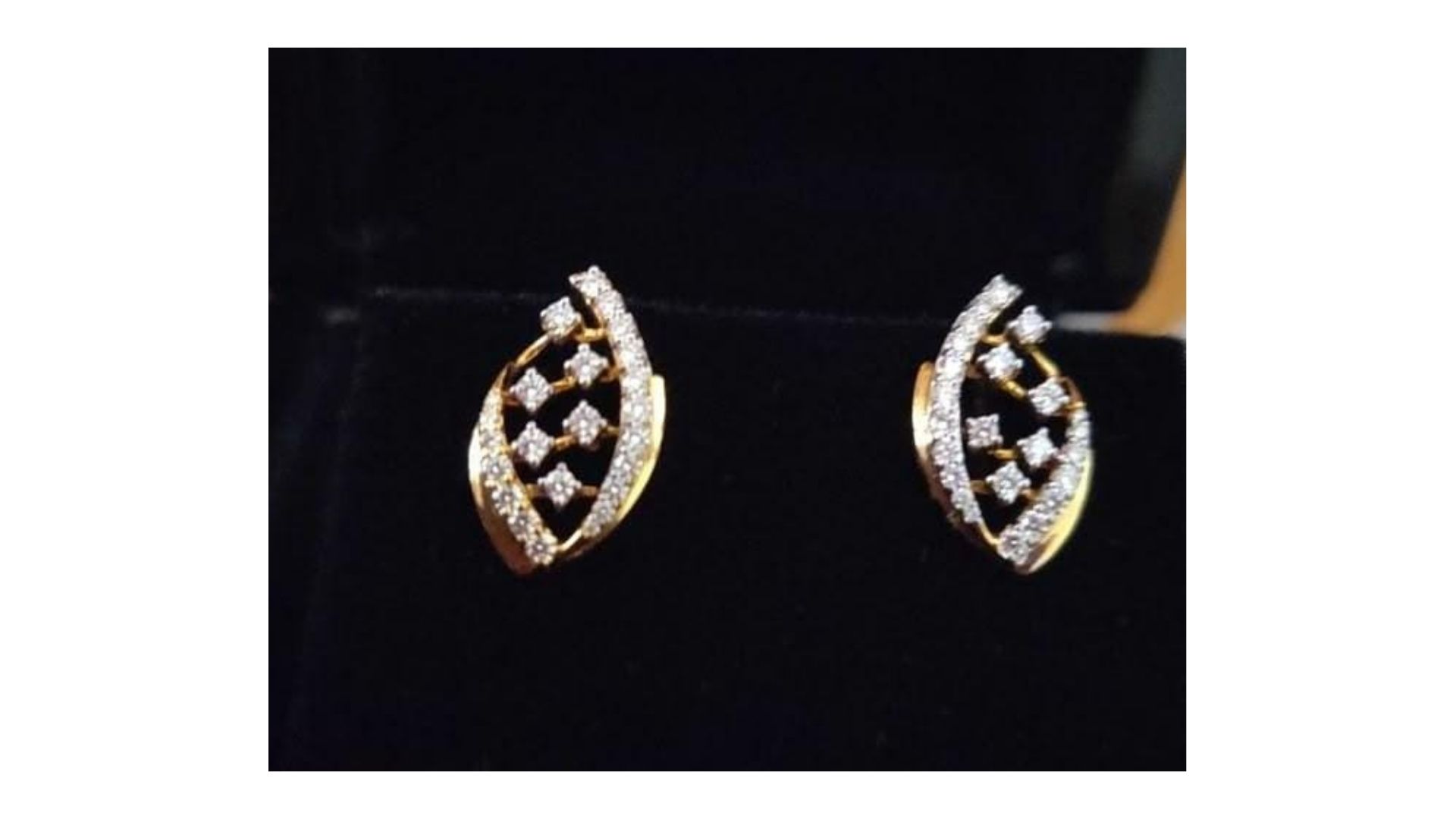 Daisy Dot Studs