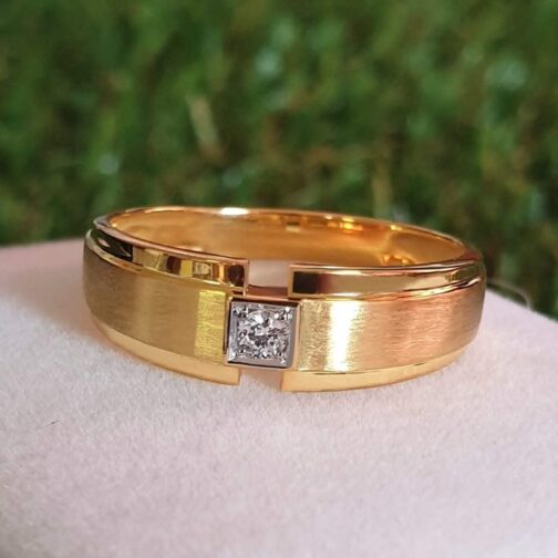 Creative diamond ring